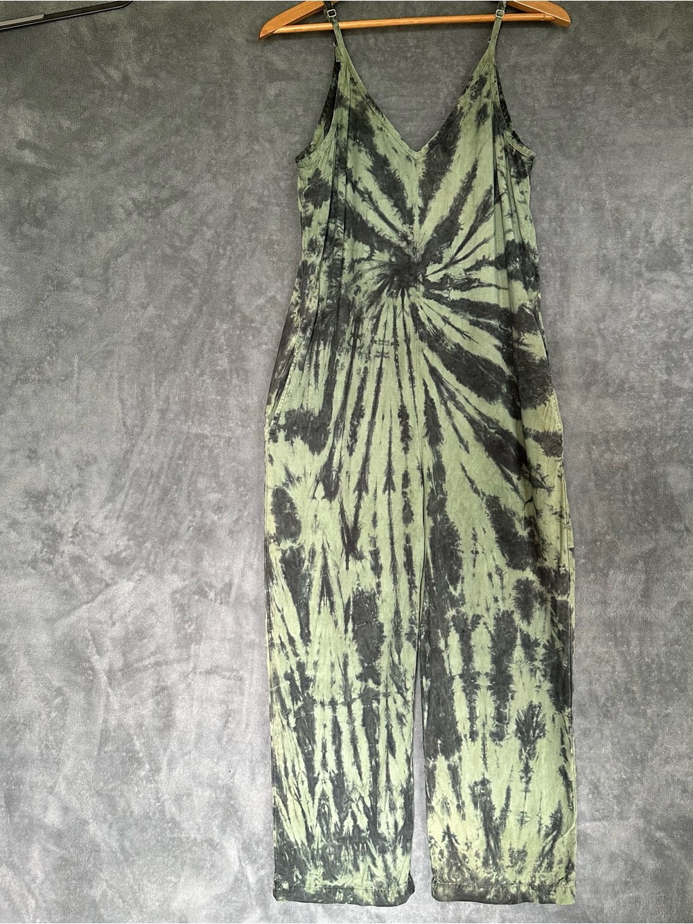Cloth And Stone Anthropologie Green Black Tie Dye V-neck Jumpsuit Size Medium